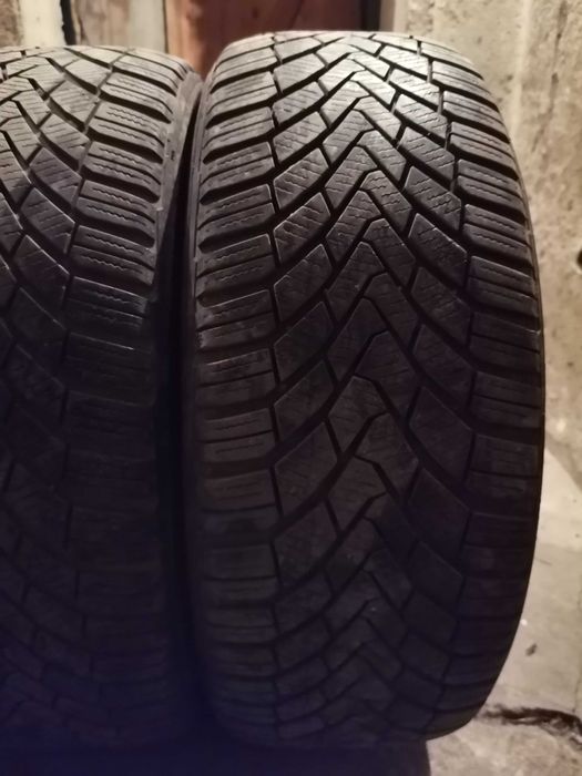 Продавам 4 броя Зимни гуми 205.55.16 на 1 сезон дот 2019 Контентал