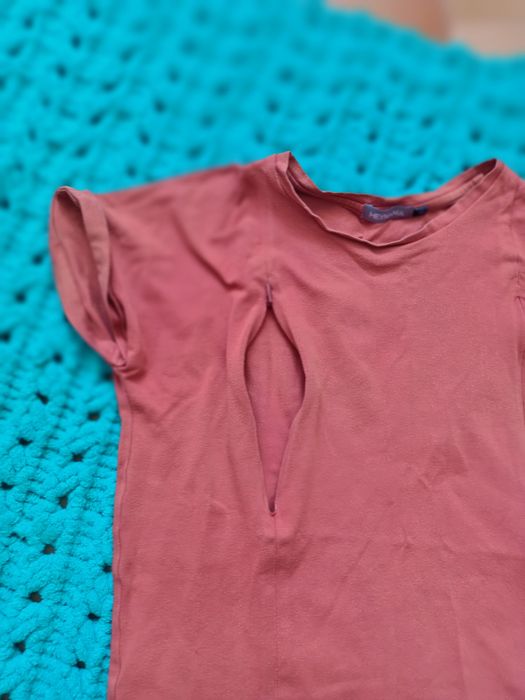 Вещи для беременных и кормящих.