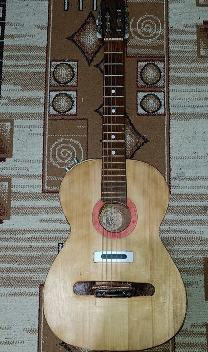 советская электроакустическая гитара