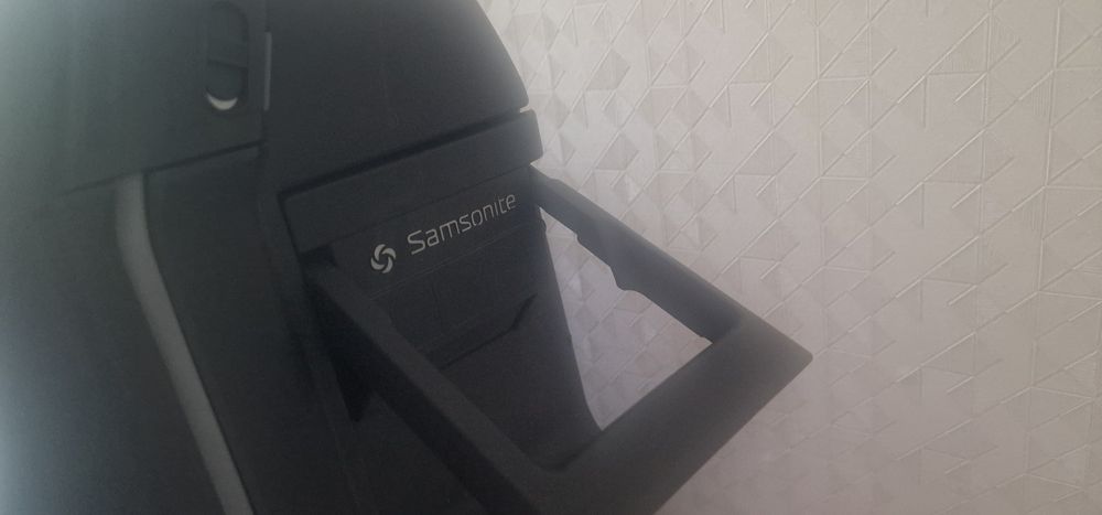 Чемодан samsonite, отличного качества
