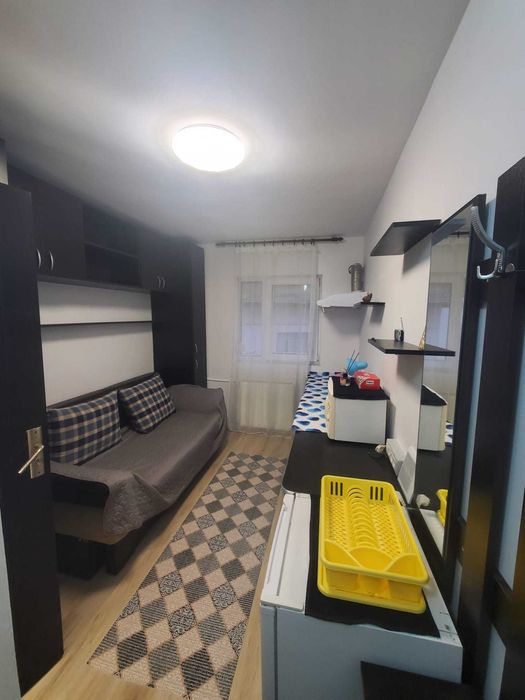 Închiriez garsonieră în Arad(Vlaicu) - doar elev/student