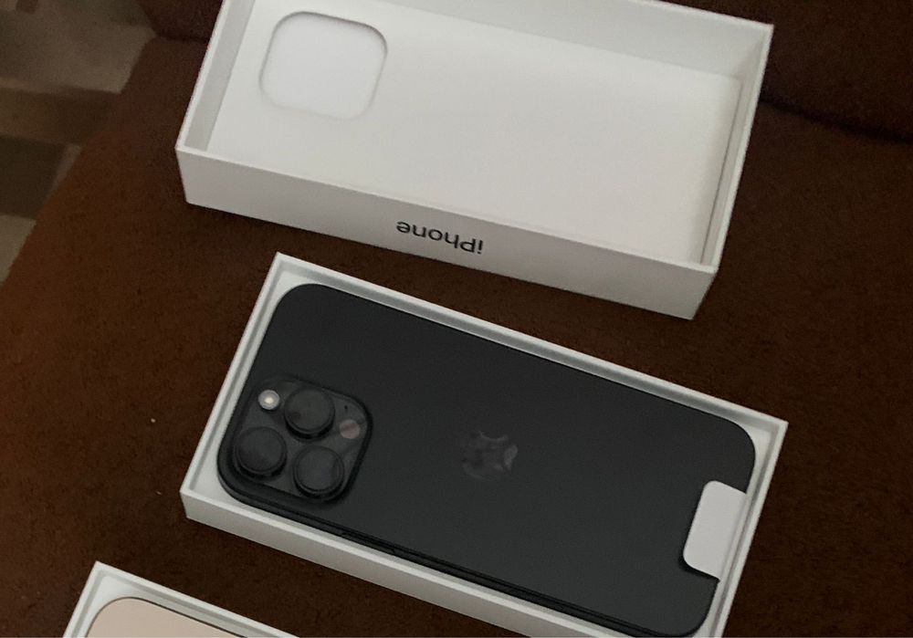 Продам Айфон 16Pro Max