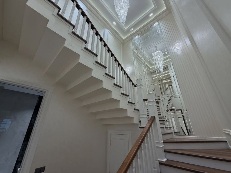 Уч кахрамон Гулистонда 6 хонали уй сотилади uch qahramon uch qaxramon