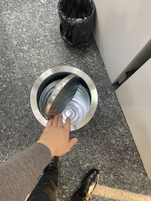 Урна с плавающей крышкой