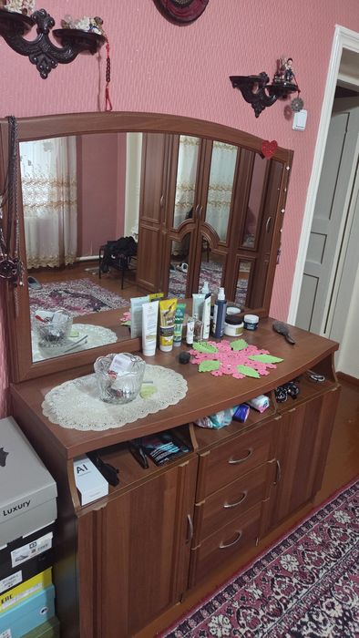 Продаётся спальный гарнитур