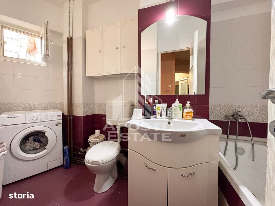 Apartament 4 camere, decomandat, 95mp, etaj 1, zona Turist, Sagului