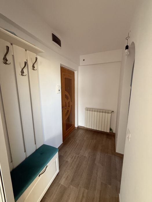 Vând apartament complet renovat și mobilat premium, etaj 3, direct proprietar