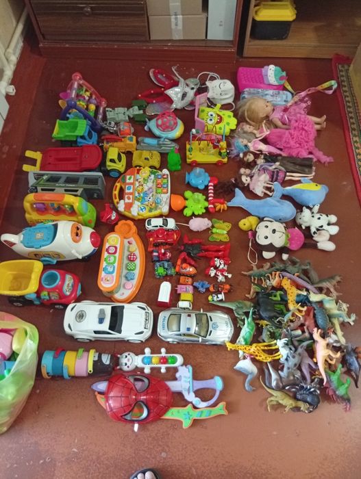 Детские игрушки .