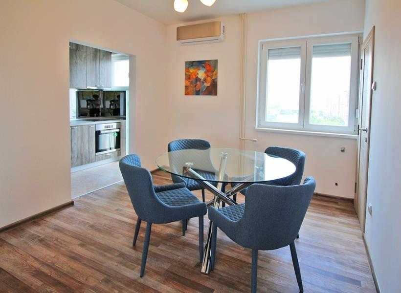 Дава се под наем Двустаен апартамент в Бургас, Братя Миладинови - 57 кв.м за 229.5 € - Снимка #2