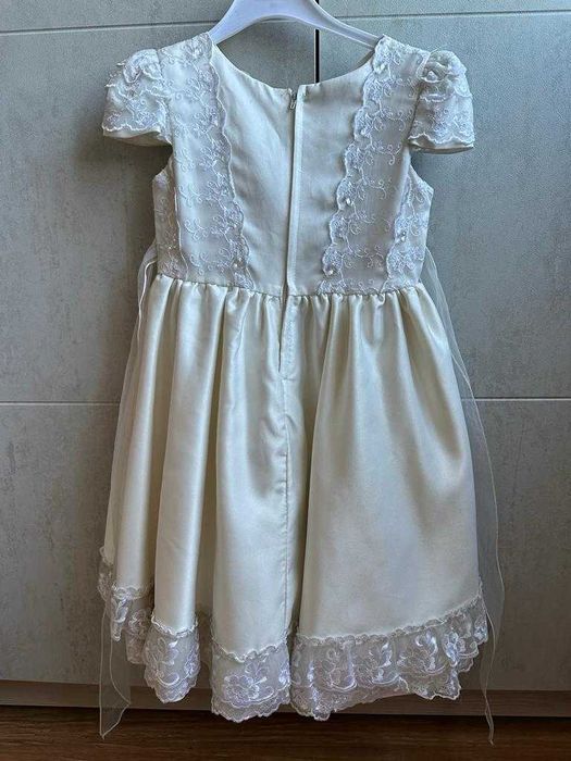 Платье детское кремовое