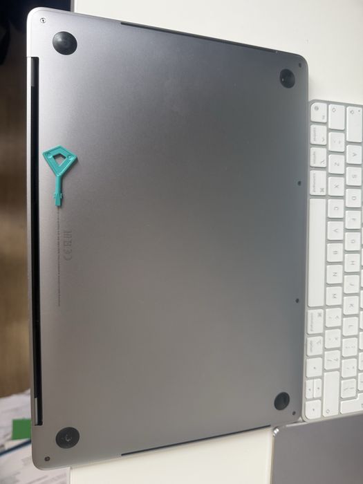 MacBook Pro 13" 2018 Touch Bar, i5 2.3GHz, 8GB RAM, 256GB SSD, Space Gray