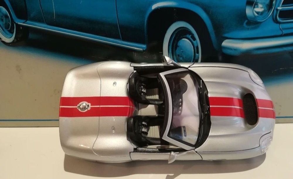 Scara 1:18 shelby bburago