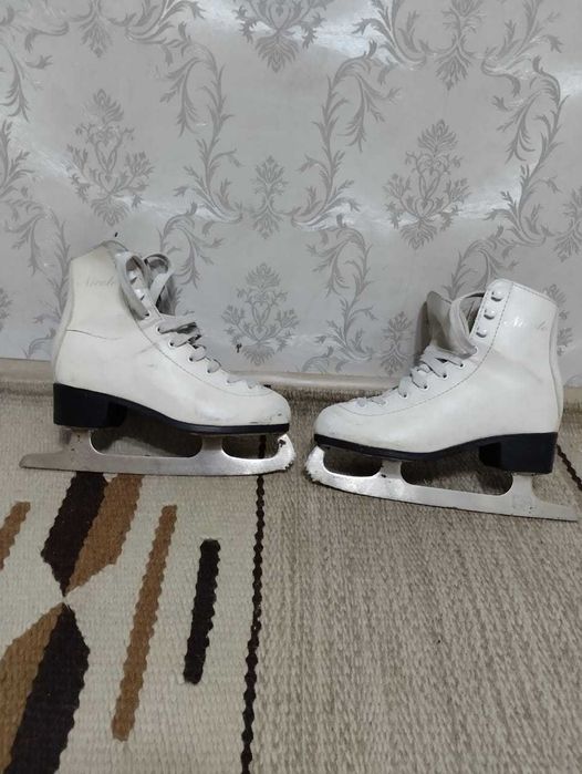 Фигурные коньки для девочки