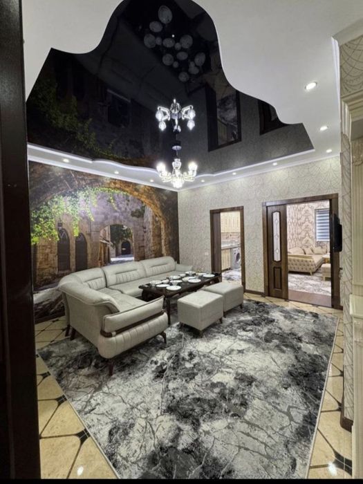 Элитний лифтли домнинг 4-этажида жойлашган 3 хонали квартира ижарага б