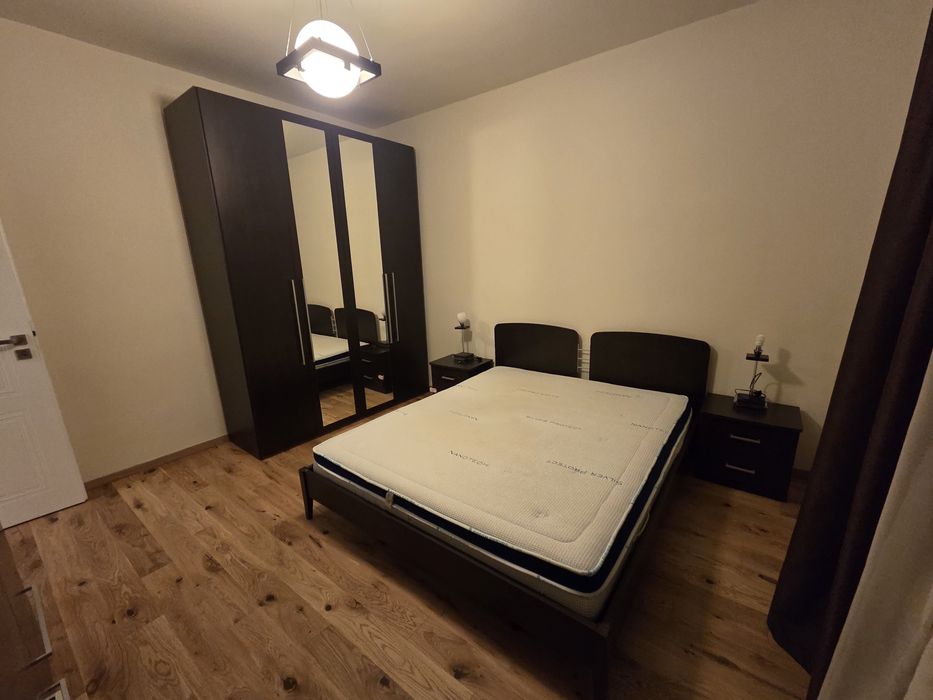 Închiriez apartament 3 camere lux 107 mp