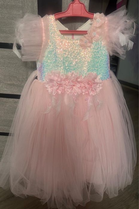 Платье праздничное