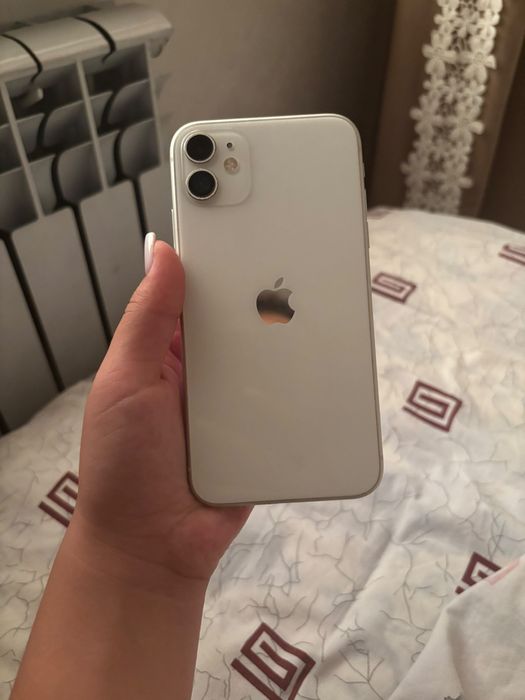 Iphone 11 белый)
