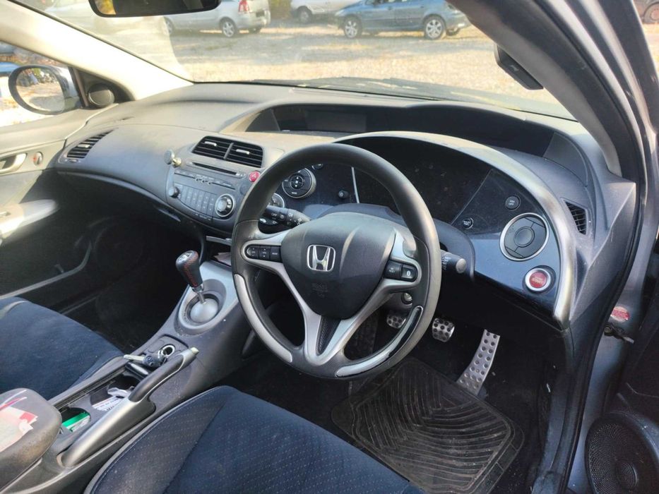 Honda Civic 8th десен волан 2.2 дизел на части