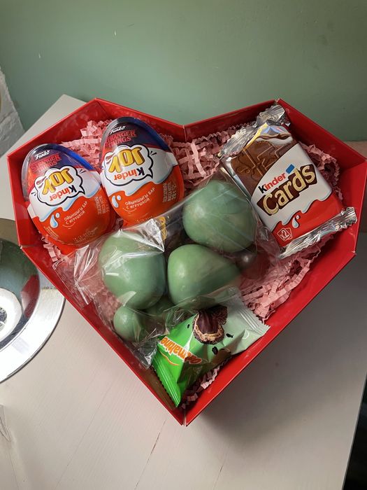 Топ Подарок на 8 Марта / Kinder Joy STRANGER THINGS + ЛАЙМБЕРРИ