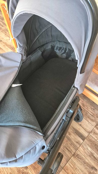Бебешка количка Milu Kids Luvia
