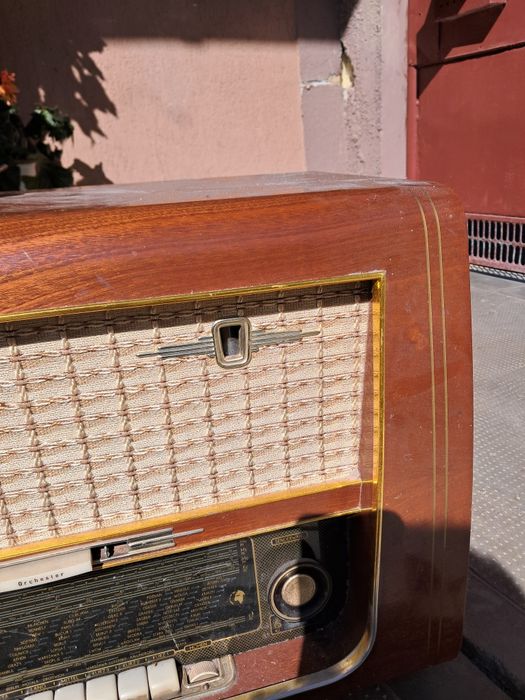 Aparat radio cu lămpi