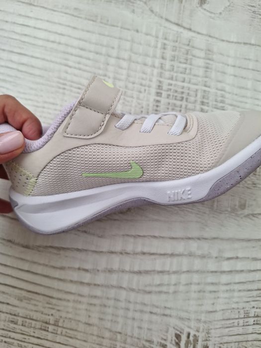 Спорти обувки за момиче