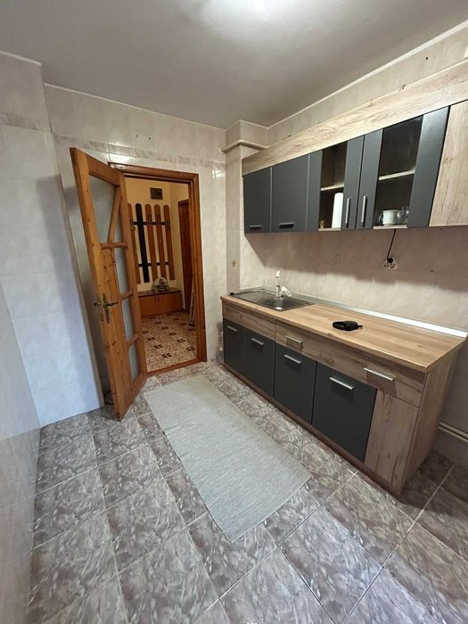Vand apartament 2 camere in Galati, zona Mazepa 2, etajul 2, zona centrala; 80000 euro negociabil, liber, acte la zi, telefon 0722971531