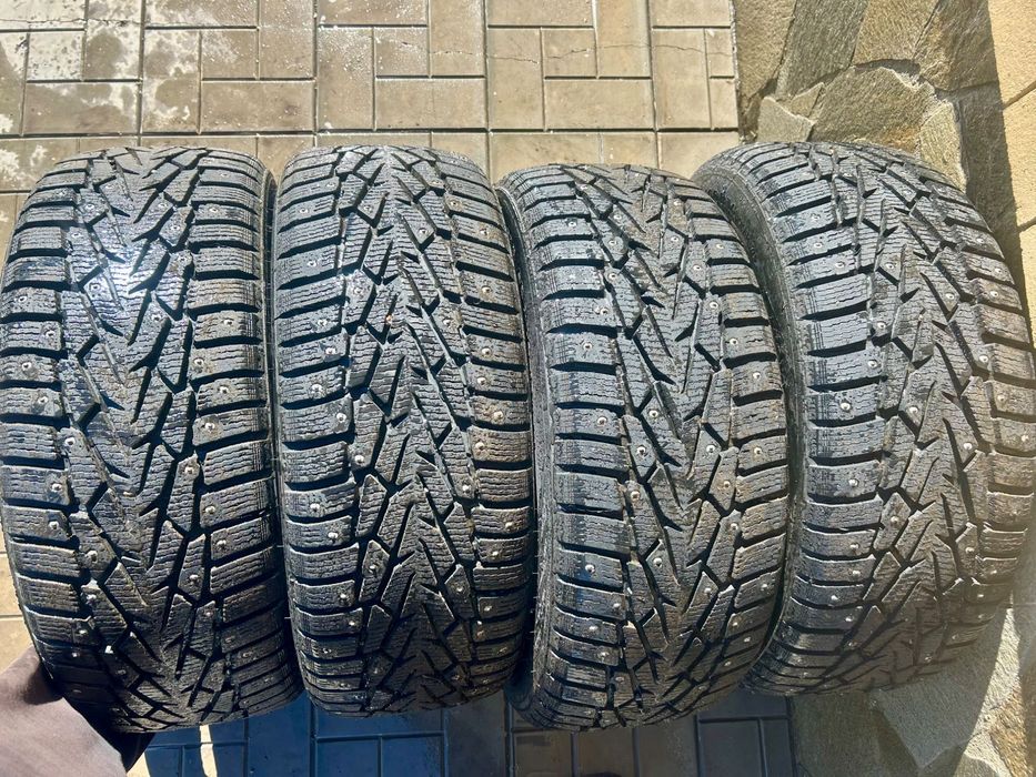 Комплект зимней резины 215/60/16