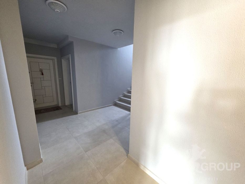 Продава се Двустаен апартамент в Варна, Изгрев - 67 кв.м за 1183 €/кв.м - Снимка #8