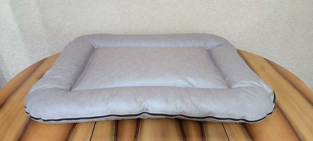 Лежанка  для собак 100 на 80 см .