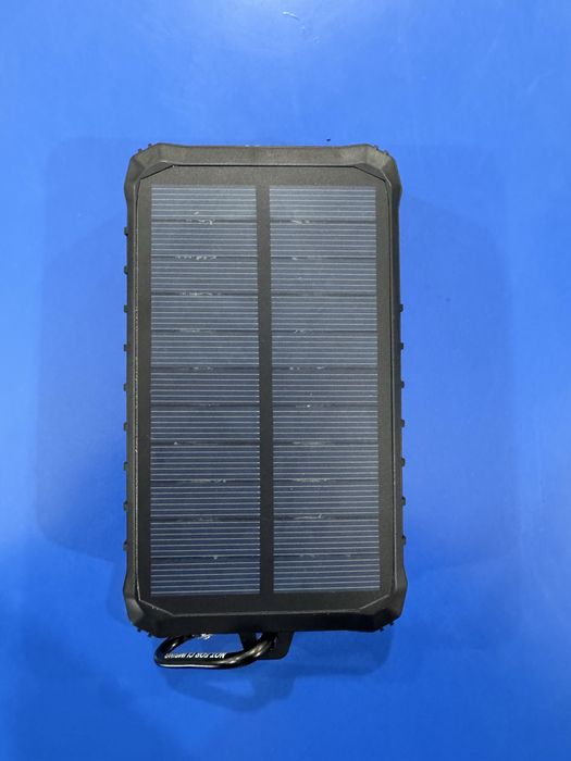 Baterie externa cu incarcare solara