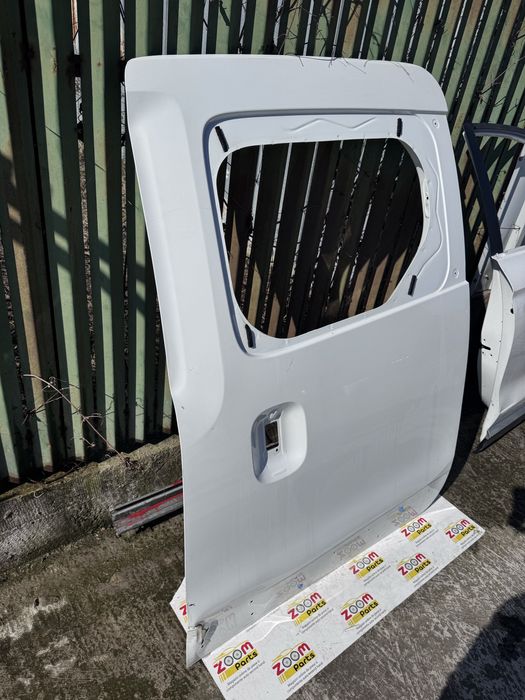 Usa stanga laterala culisanta Dacia Dokker cu geam