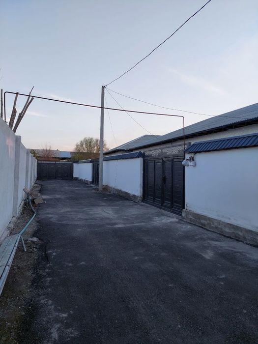 Карманада янги ховли сотилади!