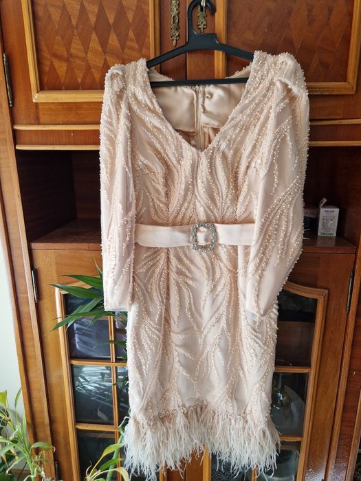 Vând rochie din dantelă