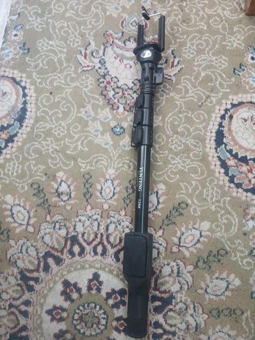 Продам монопод(селфи палку) YUN TENG 1288.