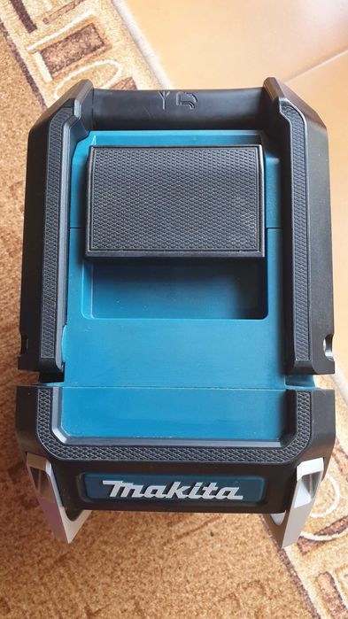 Makita радио Нов модел DMR115
