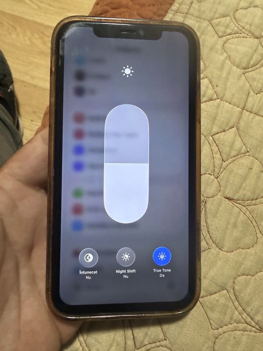 Vând iphone 11 in stare impecabilă procentaj 100% face id perfect functional