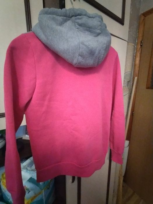 Спортна дамска горница с качулка от Холандия