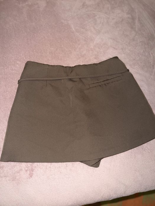 Продавам светло кофява пола панталон