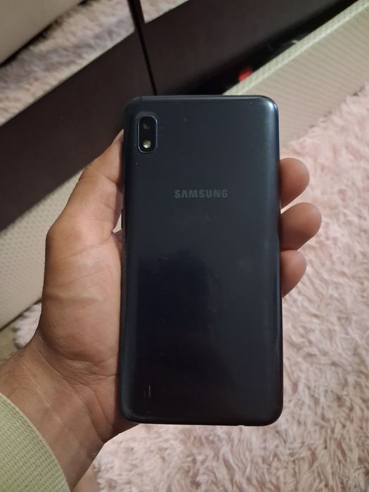 Devnzare telefon Samsung Galaxy a 10 forte bun ecran nou far zgârieturi
