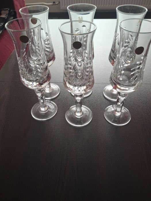 Кристален сервиз