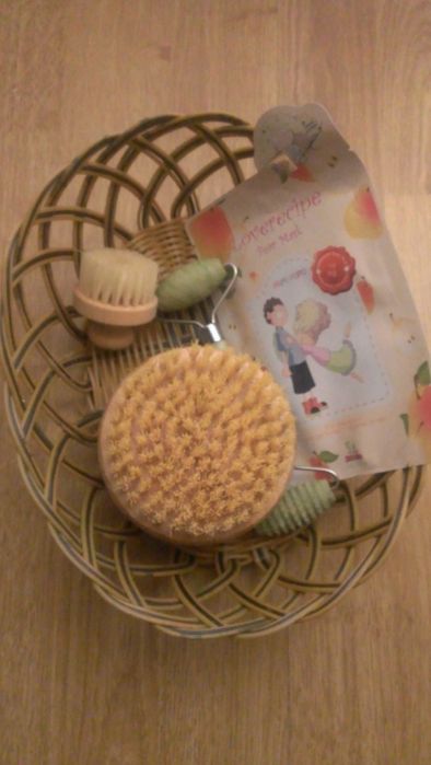 Set pentru exfoliere 

1.Rola dubla pentru masaj confectionata