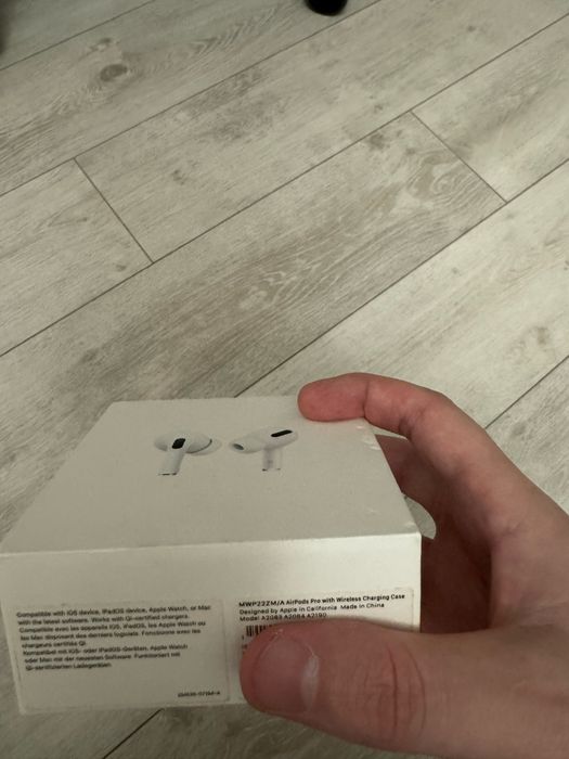 Наушники AirPods Pro (with Wireless charging case)