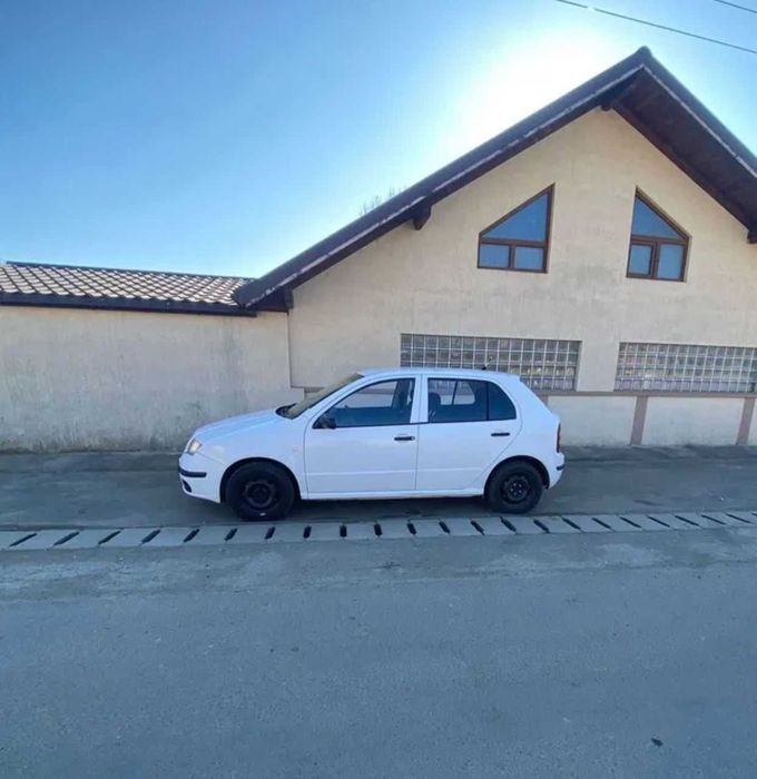 Mașina Skoda Fabia