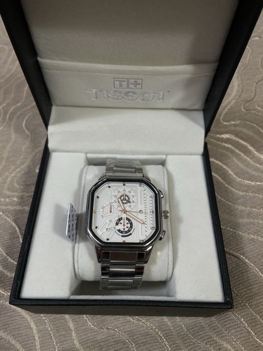 Часы Rick Watch продаются