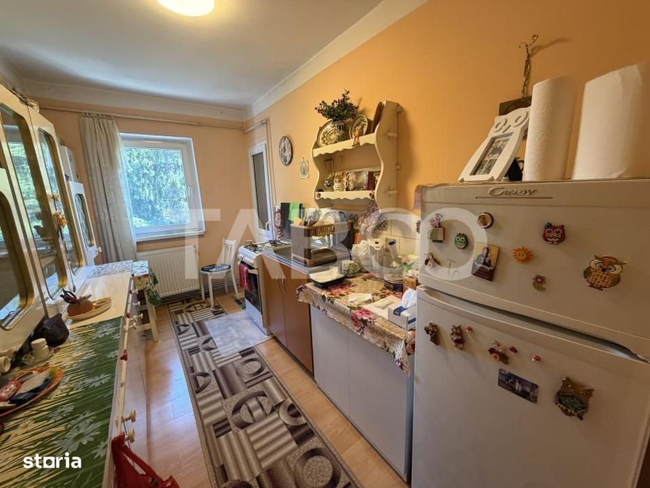 Apartament decomandat 3 camere 2 bai complet mobilat utilat etaj 3