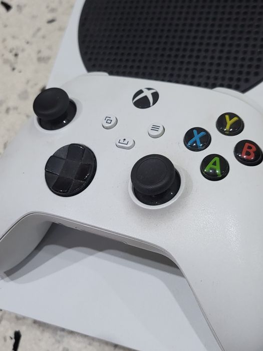 На запчасти Xbox Series S