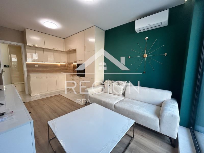 Дава се под наем Двустаен апартамент в к.к. Св.Св. Константин и Елена - 81 кв.м за 950 € - Снимка #4