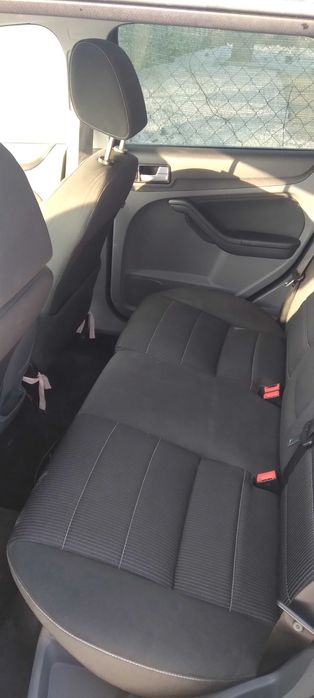 Vand ford focus 1.6 tdci 109 cp din 2008 in stare buna de funcționar