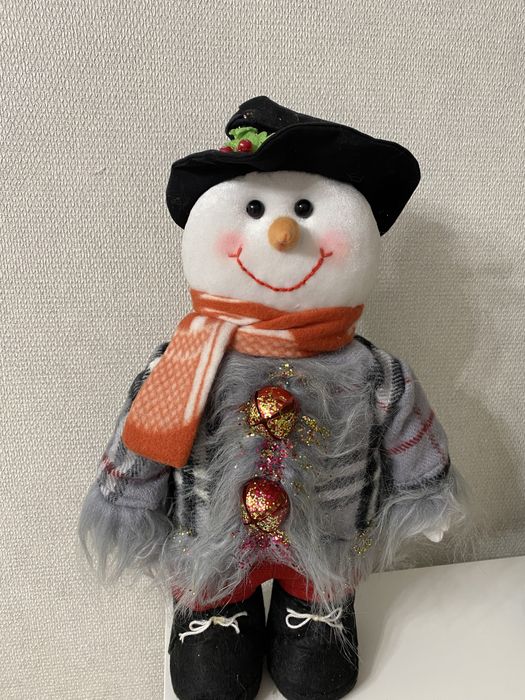 Новогодний снеговик